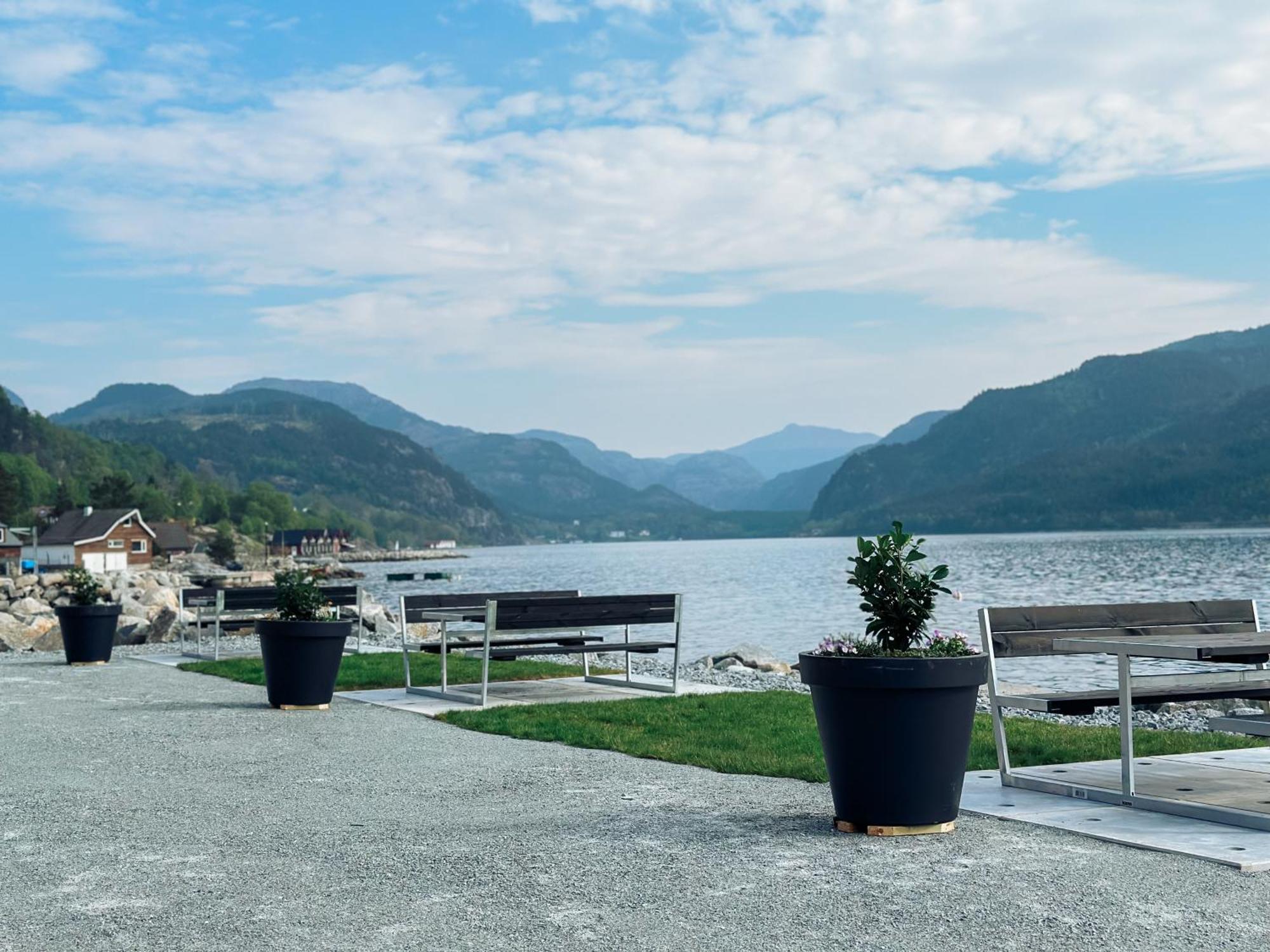 Preikestolen Panorama - Seaside Apartments Jørpeland Buitenkant foto