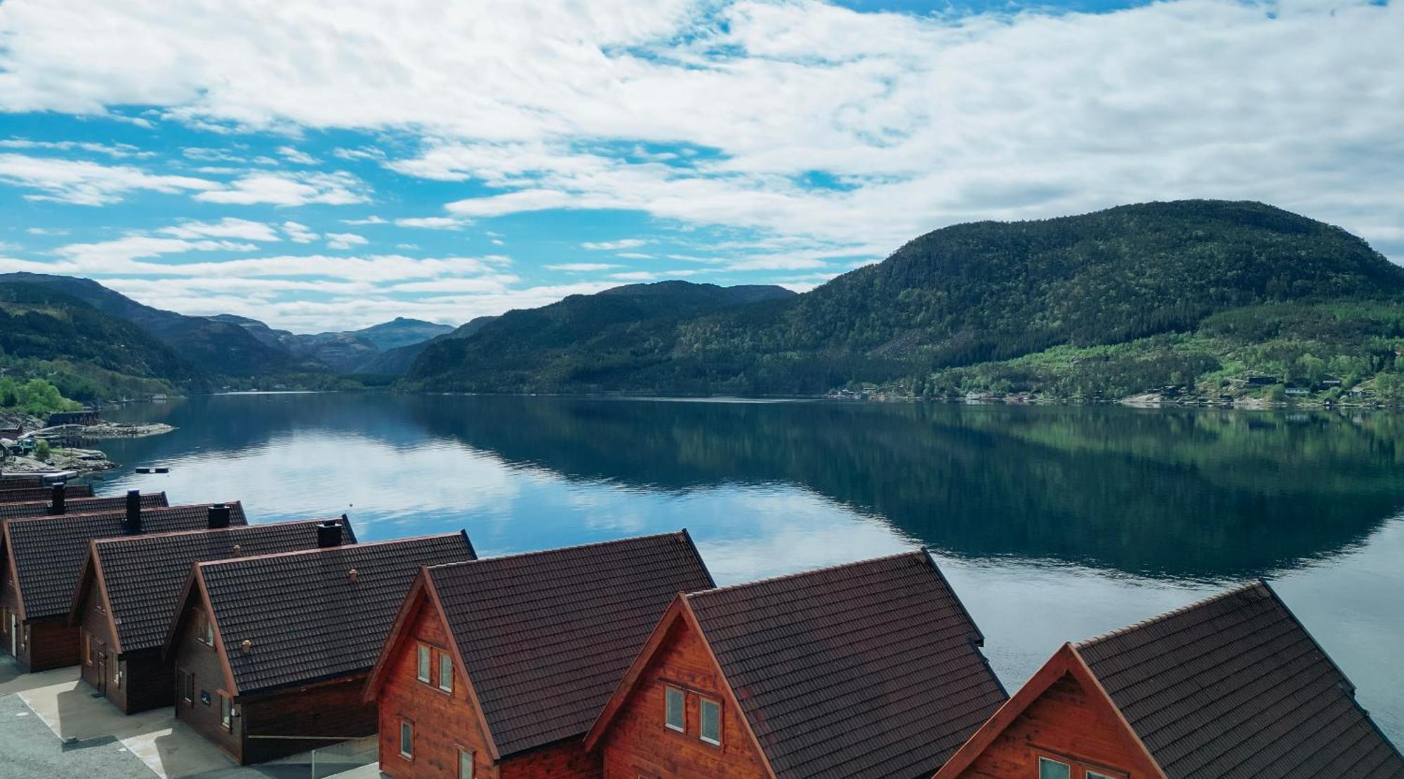 Preikestolen Panorama - Seaside Apartments Jørpeland Buitenkant foto