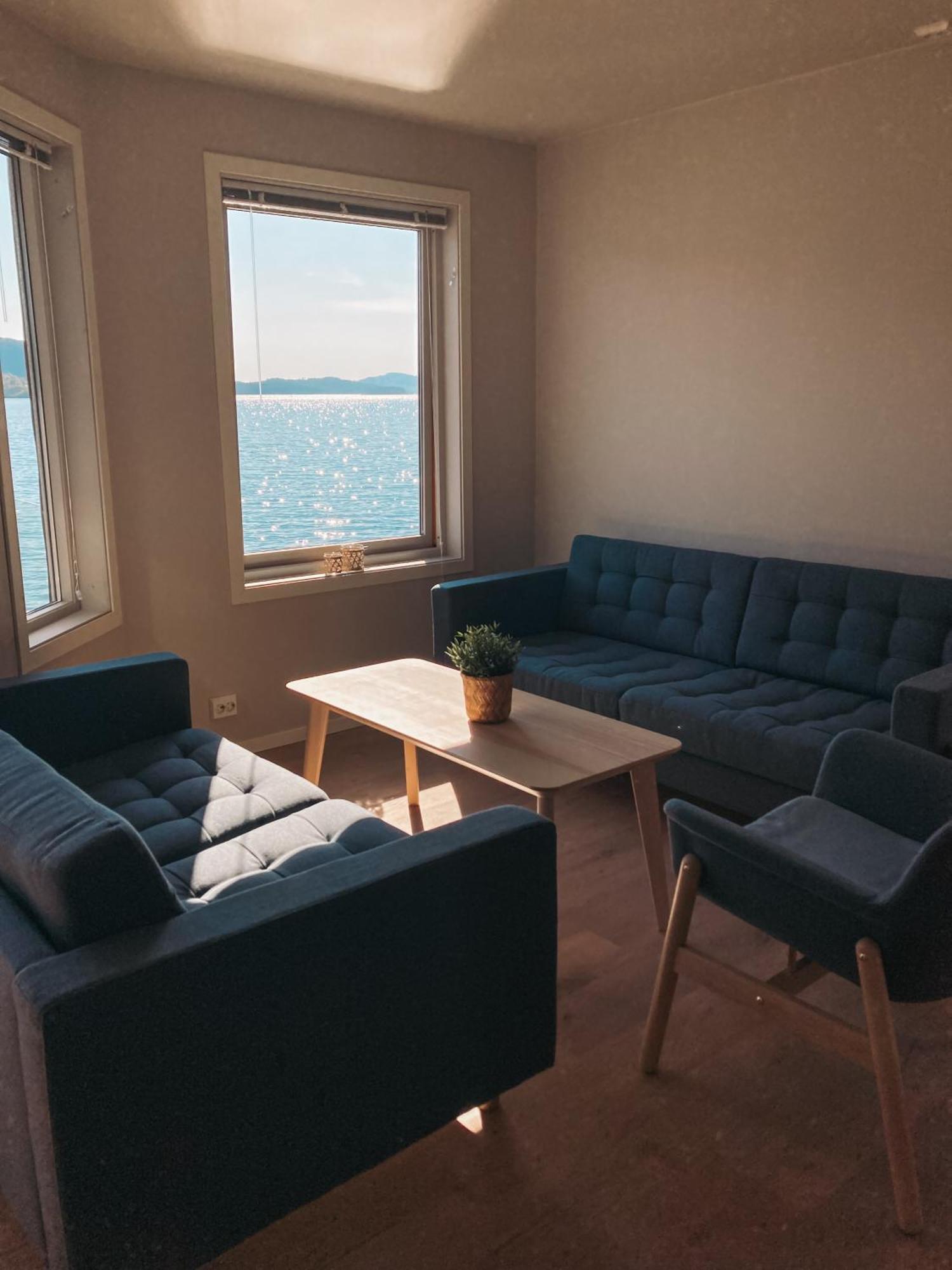 Preikestolen Panorama - Seaside Apartments Jørpeland Buitenkant foto
