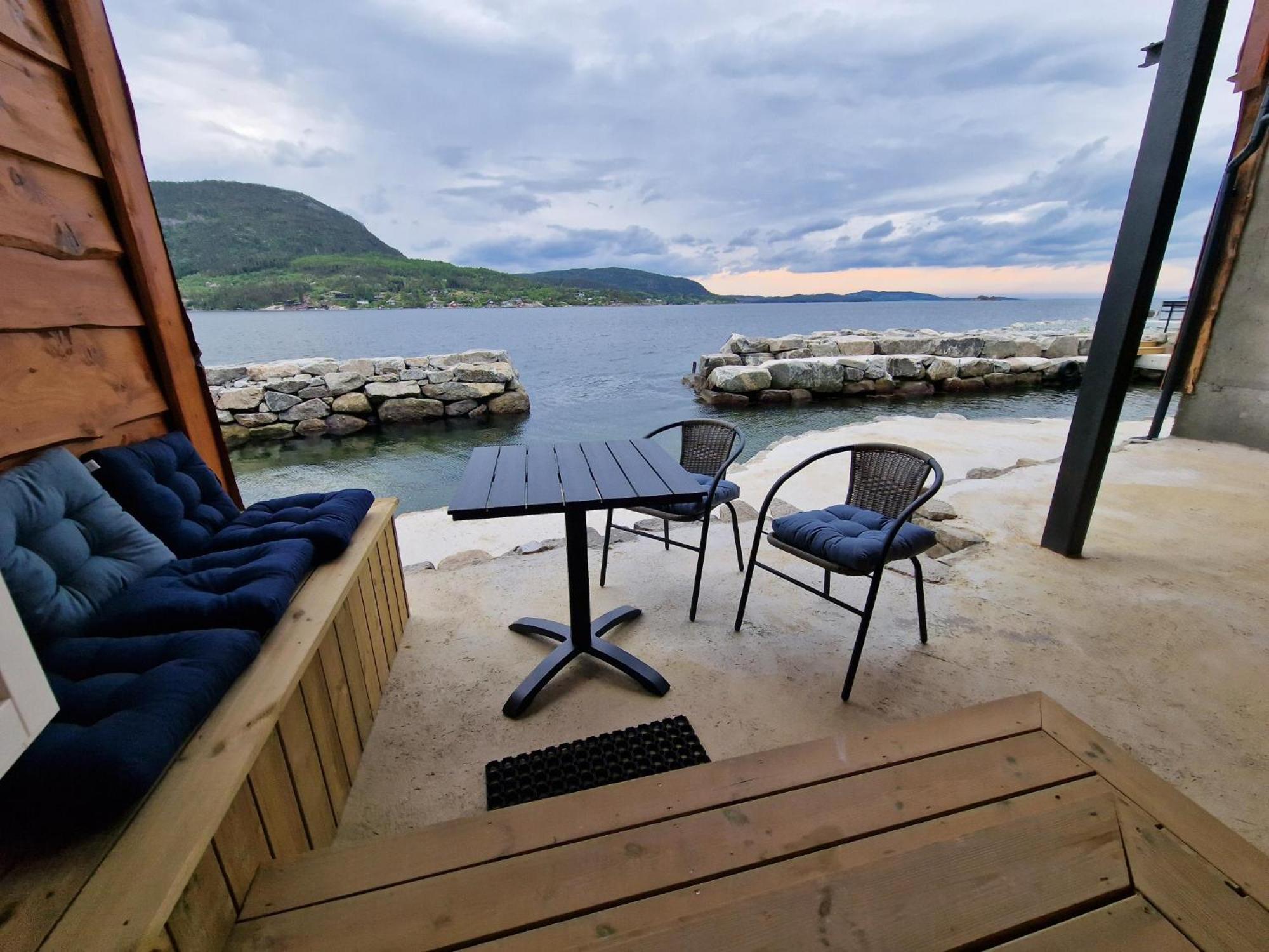 Preikestolen Panorama - Seaside Apartments Jørpeland Buitenkant foto